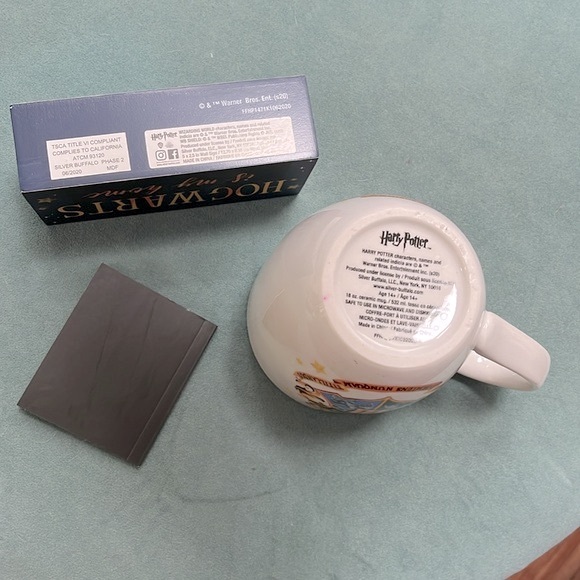 Harry Potter Hogwarts desk accessories castle mug sticker book and sign - Picture 4 of 12